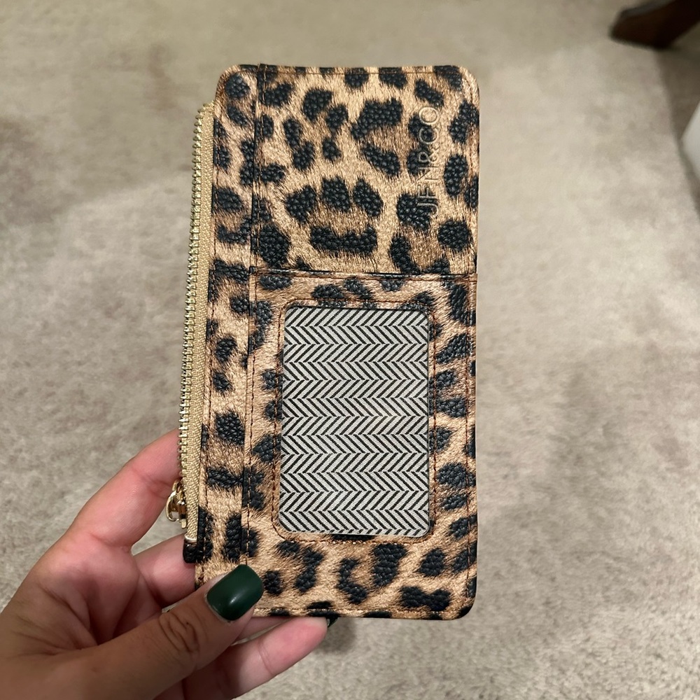 NEW Jen&Co Gray Leopard Wallet